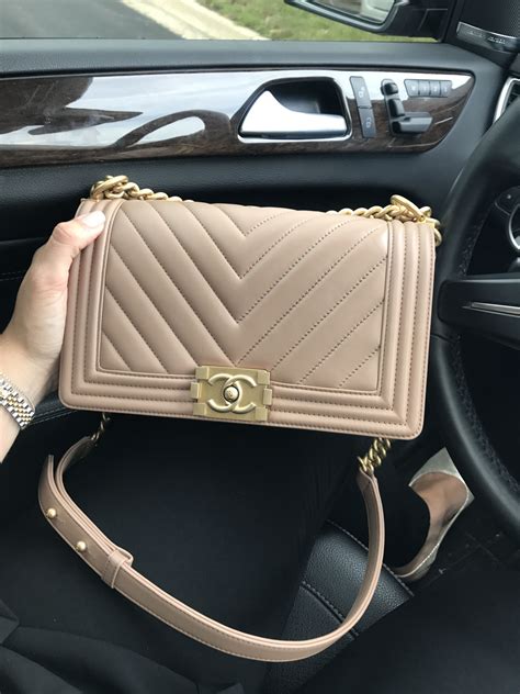 beige chanel le boy bag